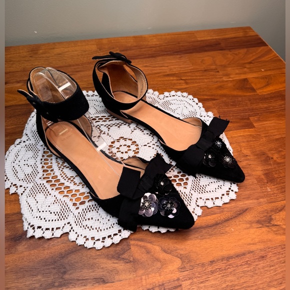 Bill Blass Leather Black Floral Sequins Ankle Strap 8.5 Anthrologie Bow Party - Picture 2 of 9